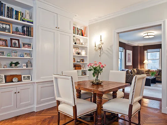 Sold by Sotheby's International Realty | media 11