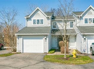 180 Southwick Ct, Rochester, NY 14623