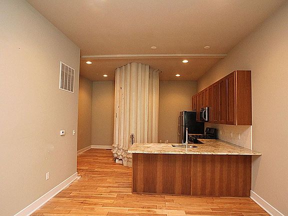 3rd image of 2701 W Girard Ave APT 5