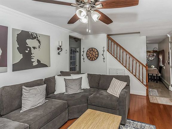 3rd image of 426 Gardiners Ave