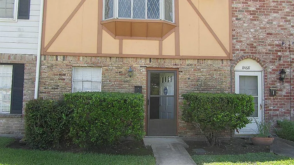 2 bed, 2.5 bath, 1088 sqft, $1,400 — Photo 1