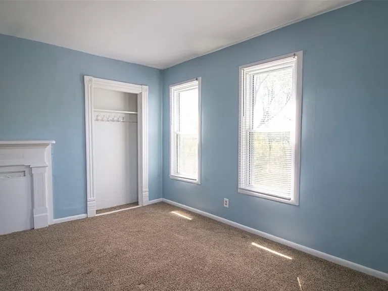 18 Foster Ave — Photo 7