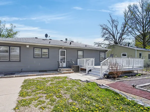 2306 48th Pl, Des Moines, IA 50310