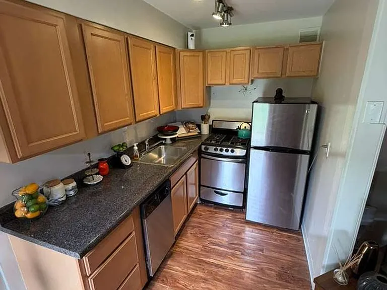 1810 Lafayette Pl — Photo 6