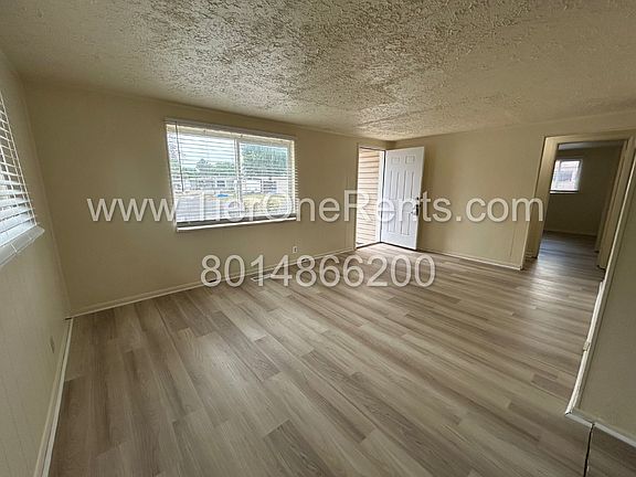 4th image of 3040 W Appleton Dr