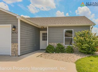 8842 Mj Dr, Manhattan, KS 66502