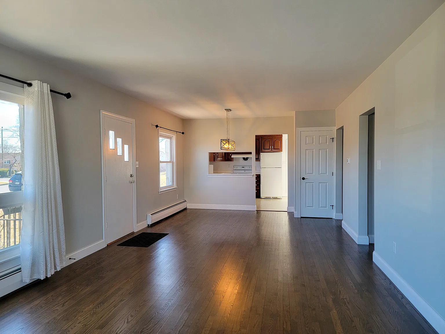 3 bed, 1290 sqft, $1,650 — Photo 3