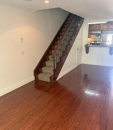 5th image of 379 E Surfside Dr S