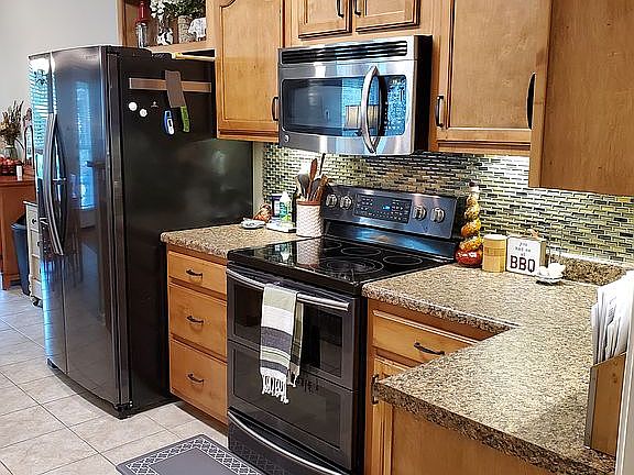 Updated glass backsplash