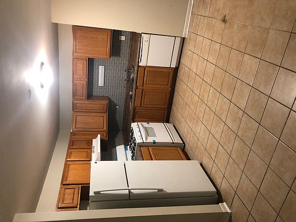 5th image of 451 Skokie Ln