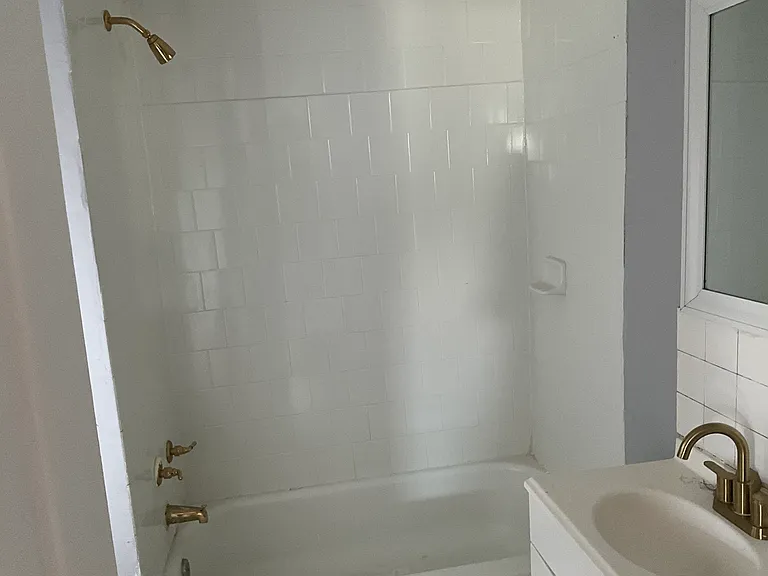 610 Union Ave #4 — Photo 2