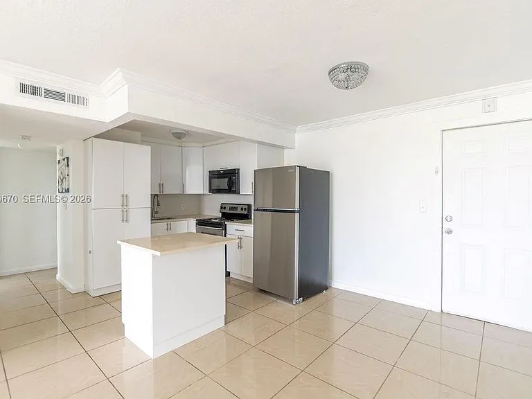 1990 Marseille Dr #402 — Photo 7