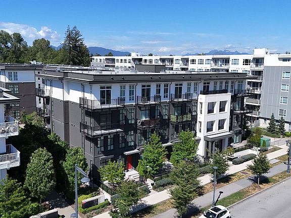 3rd image of 13963 Boulevard 304 #105