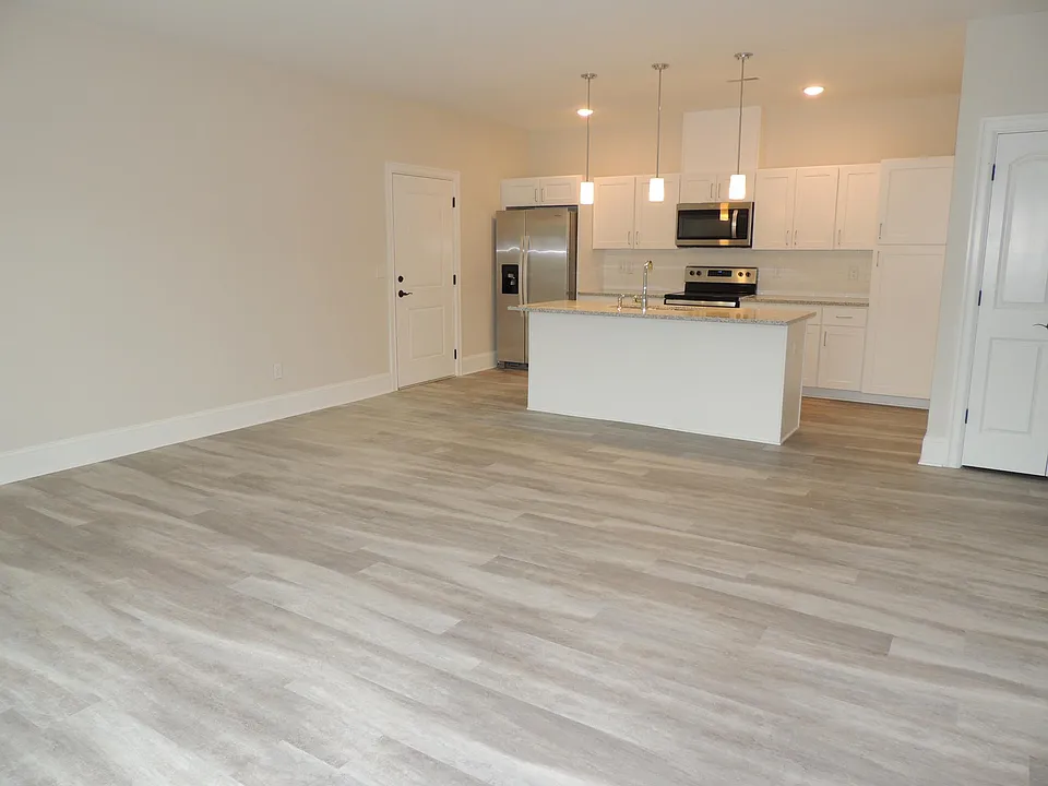 2 Bedroom / 2 Bath Living Room