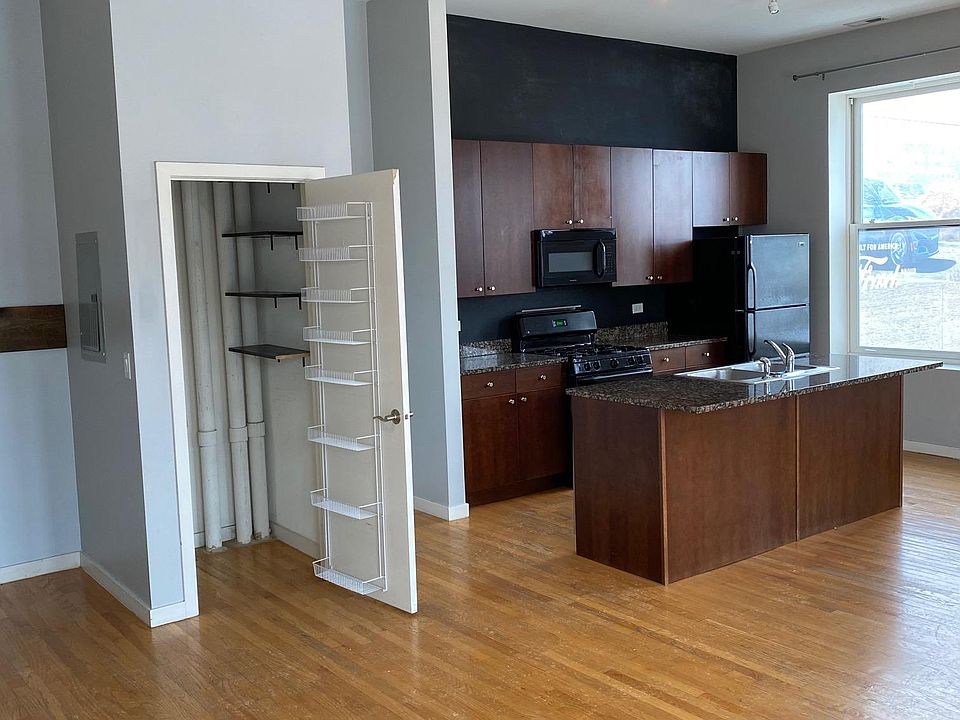 1st image of 2401 W North Ave #Vumggx1p9