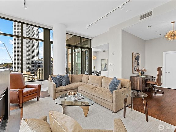 4th image of 900 Lenora Street #1203