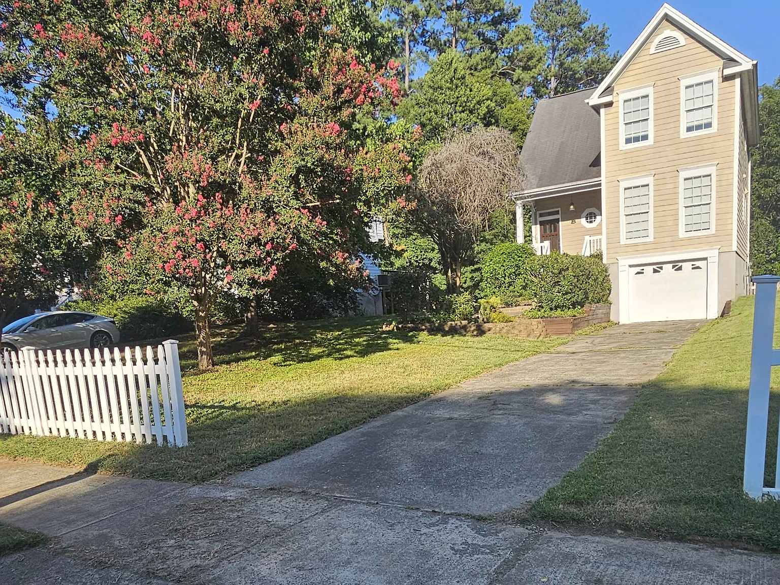 3 bed, 1308 sqft, $3,000 — Photo 2