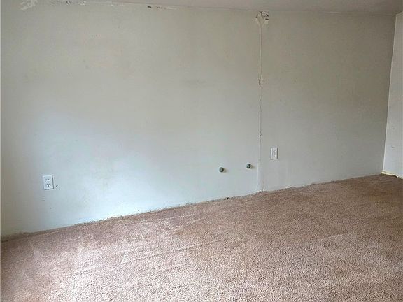 4th image of 1123 Caton Rd