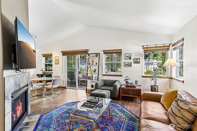 4th image of 4856 18th Avenue SW