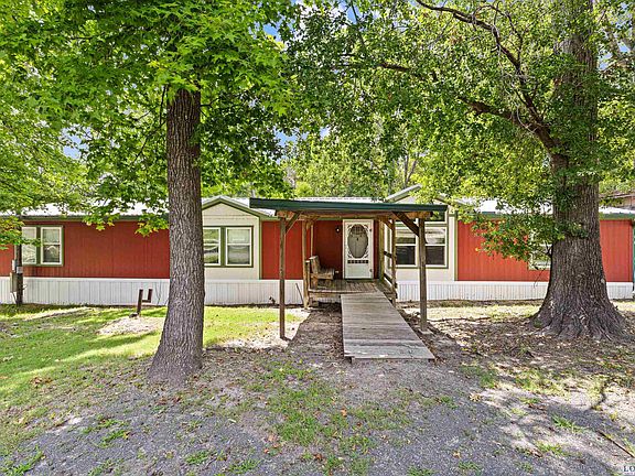 4th image of 176 Parkwood St