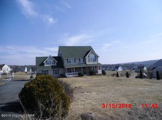 109 Rolling Meadows Rd, Saylorsburg, PA 18353