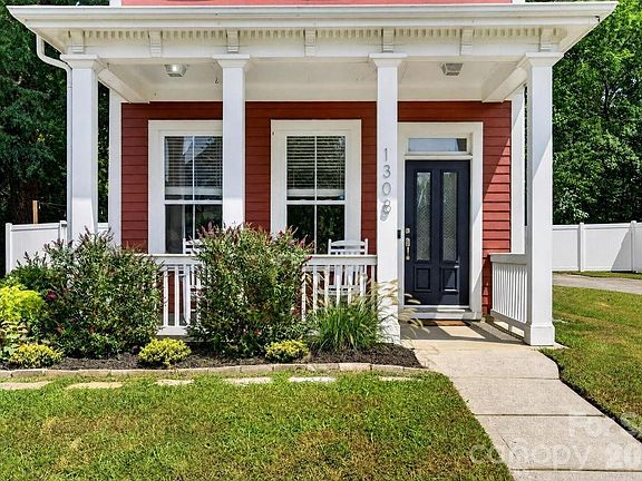 5th image of 1308 Rising Oak Dr