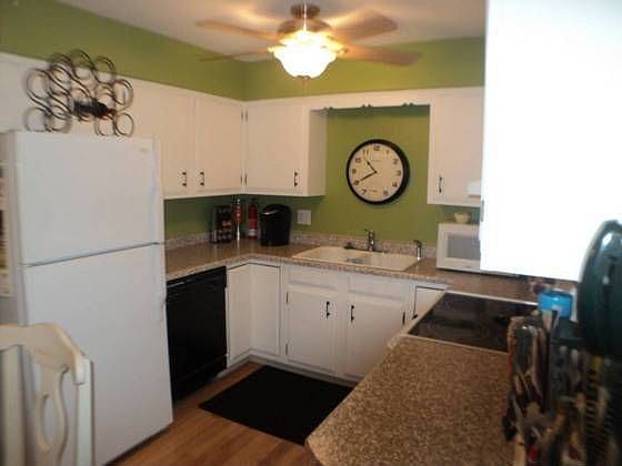 1st image of 910 Camellia Dr APT 14
