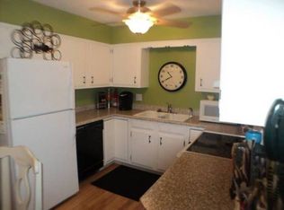 910 Camellia Dr APT 14, Munster, IN 46321