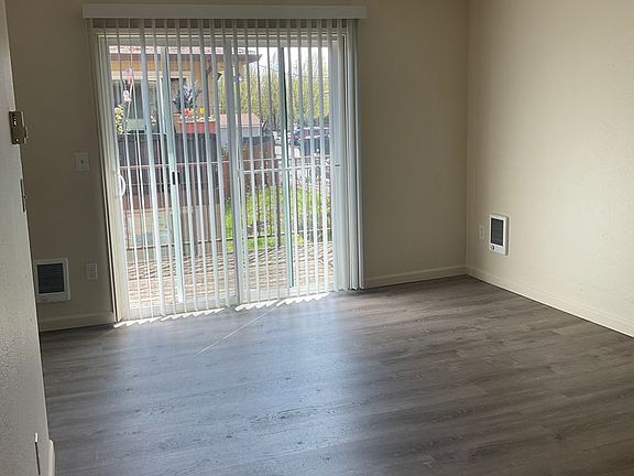 3rd image of 23 NE 162nd Ave APT 209