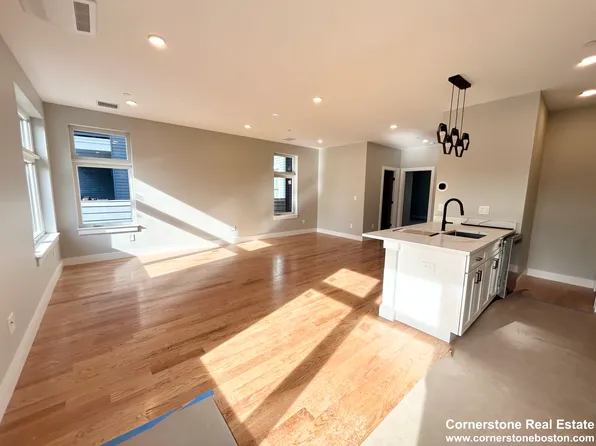 16 Baker Ct, Dorchester, MA