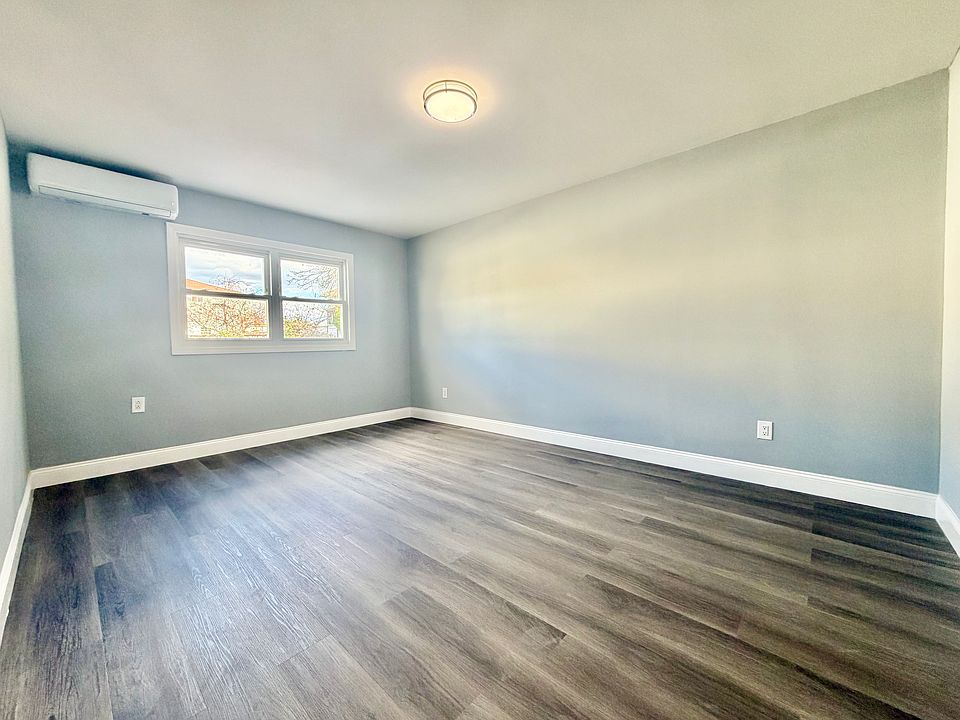 1st image of 1061 Arden Ave #1