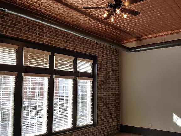 2nd image of 19 Plymouth St NE #2