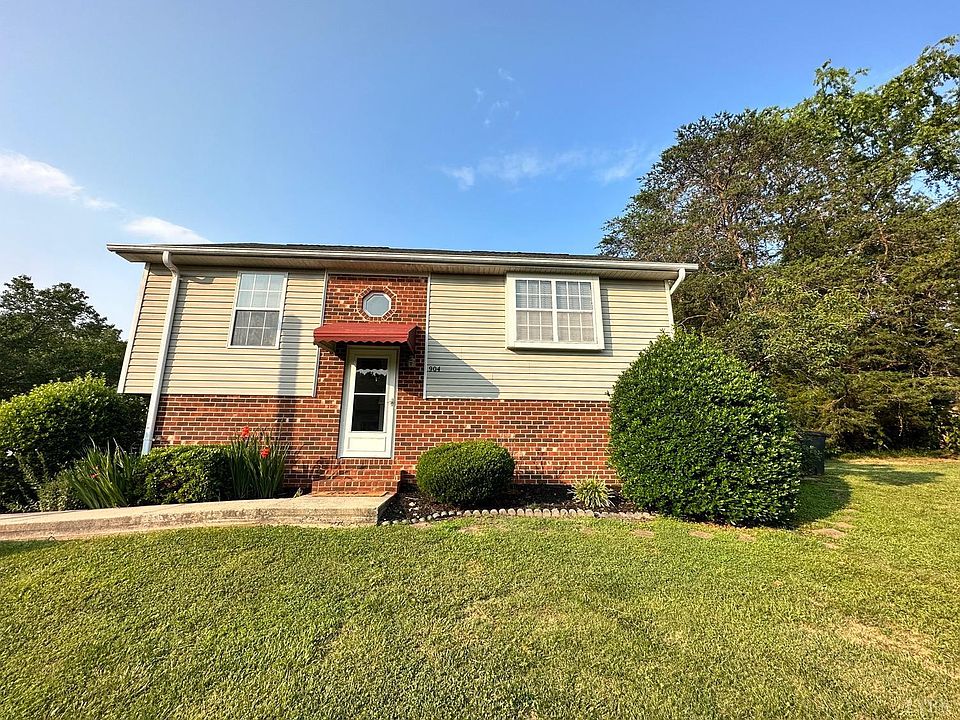 1st image of 904 Goose Meadow Dr