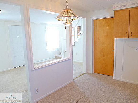 5th image of 3206 S Deerfield Ave