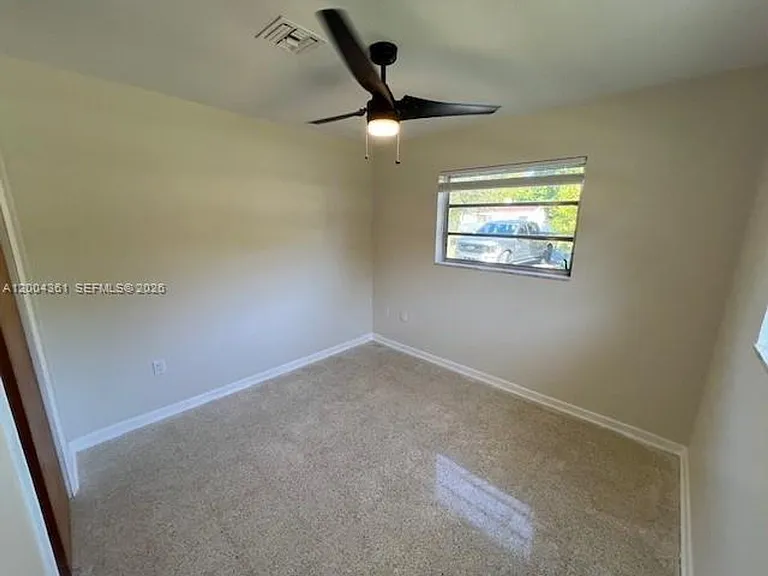2500 SW 58th Ave — Photo 20