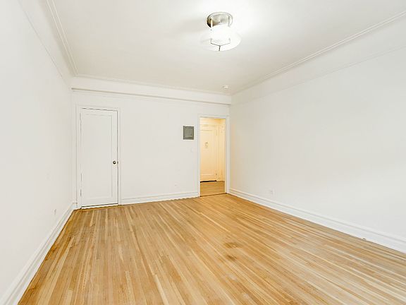 5th image of 225 W 23rd St #2254A