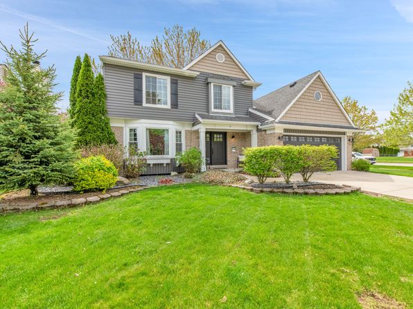 24927 Mapleridge Ln, Brownstown, MI 48134