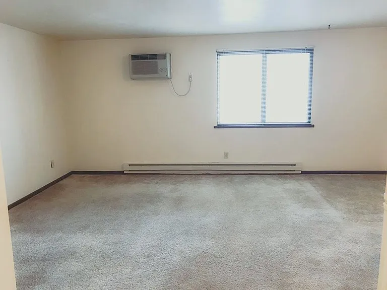 Courtyard Apartments — Photo 16