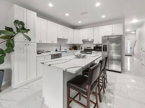 3rd image of 2509 W 11th St