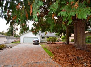 50 Mockingbird Ln, Port Ludlow, WA 98365