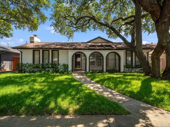 424 Fenwick Dr, Windcrest, TX 78239