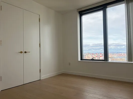 Rented by Lin Pan Realty Group LLC | media 6