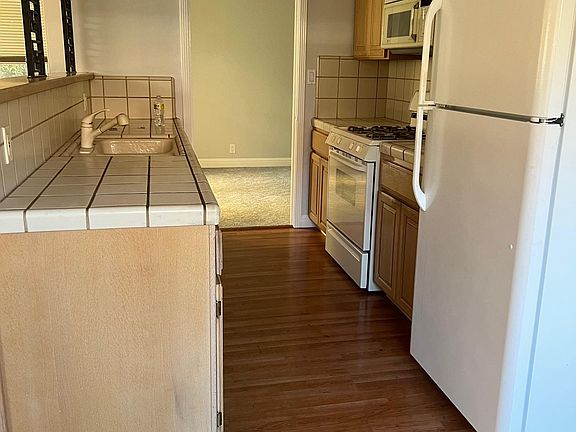 4th image of 2326 Fatjo Pl