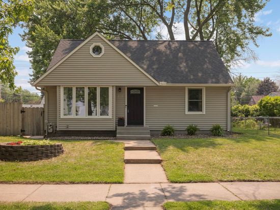 210 Westchester Dr W, Saint Paul, MN 55118