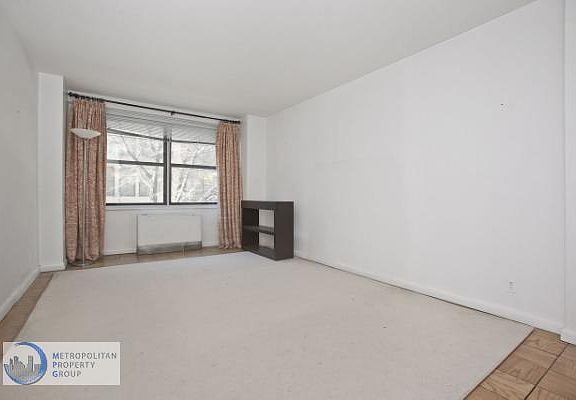 3rd image of 7 E 14th St APT 309