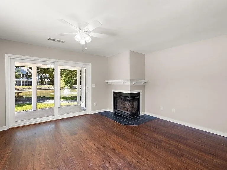 854 Catalpa Ct #A — Photo 5