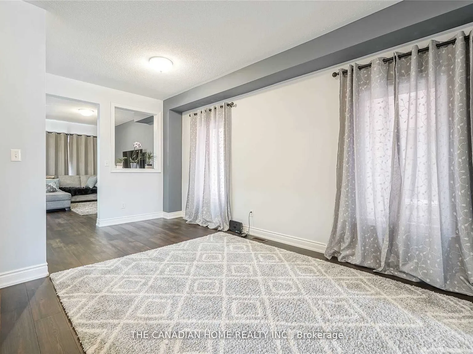 4 bed, $3,200 — Photo 3