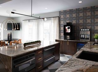 Hurstbourne Grand Apartments, Louisville, KY 40222