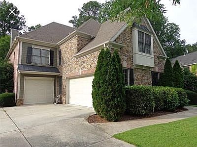 2nd image of 1425 Castlebrooke Way