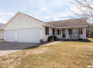 1002 17th Ave, Silvis, IL 61282